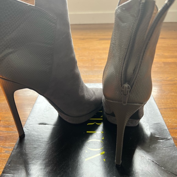 Paper Fox Grey Booties - Picture 4 of 9